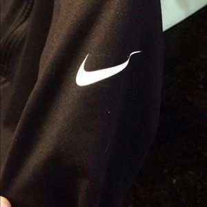 Black Nike dry fit pullover